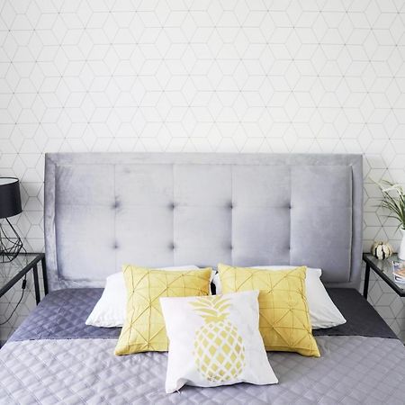Vizzit Us Premium Apartments Варшава Экстерьер фото