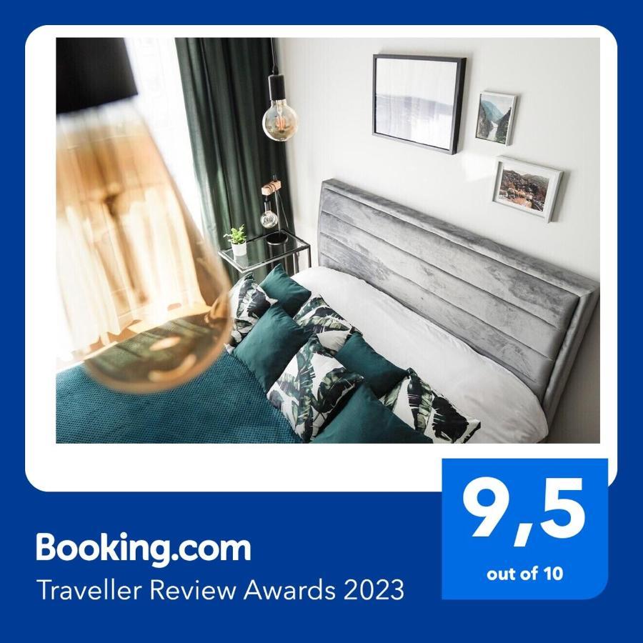 Vizzit Us Premium Apartments Варшава Экстерьер фото