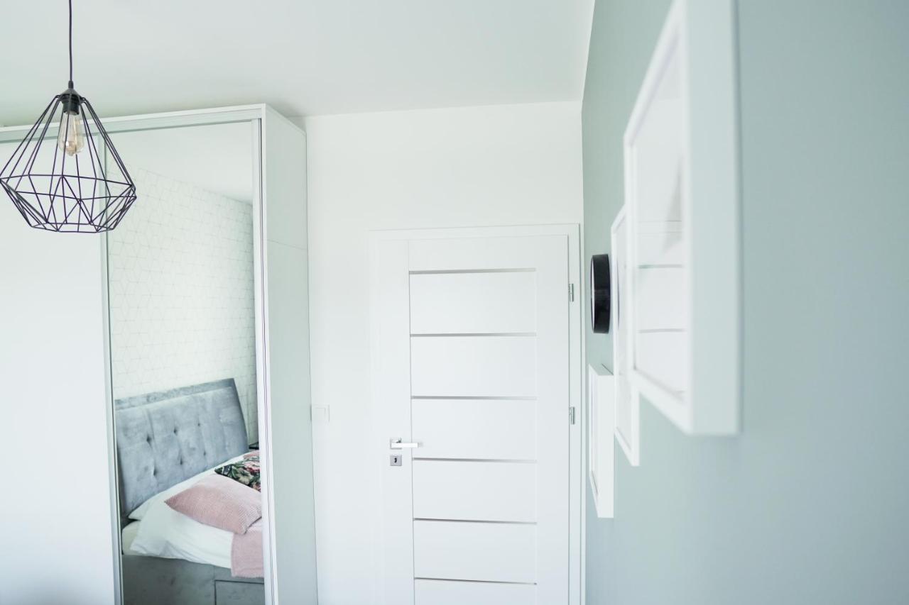 Vizzit Us Premium Apartments Варшава Экстерьер фото