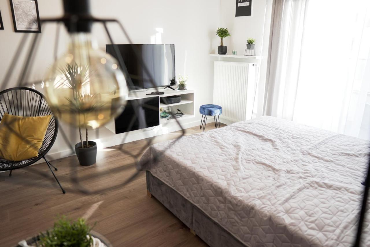 Vizzit Us Premium Apartments Варшава Экстерьер фото