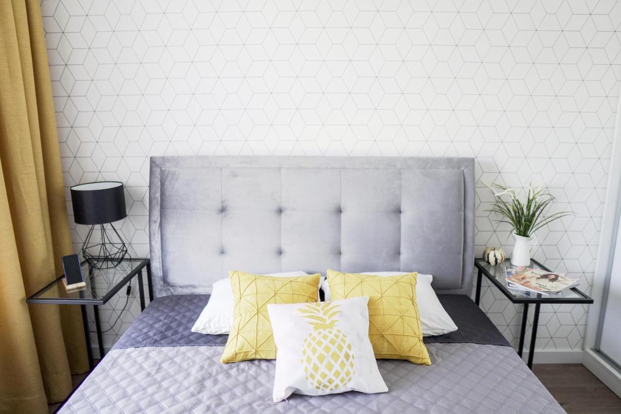 Vizzit Us Premium Apartments Варшава Экстерьер фото