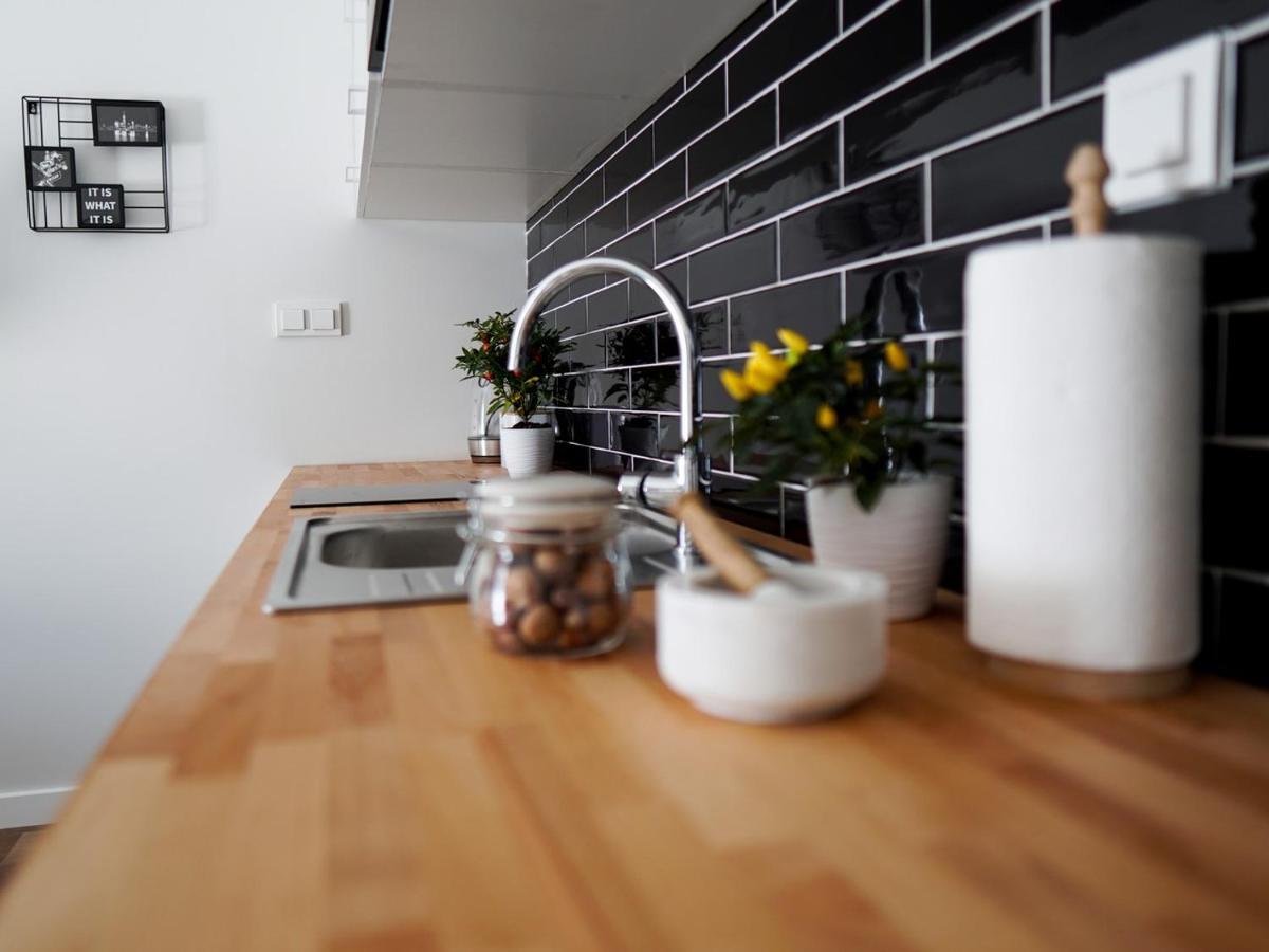 Vizzit Us Premium Apartments Варшава Экстерьер фото